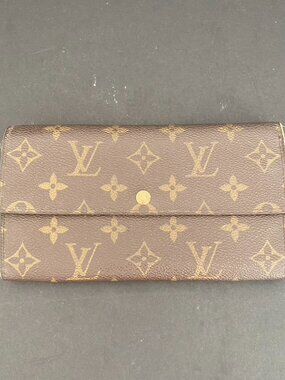 Louis Vuitton Monogram Sarah Wallet